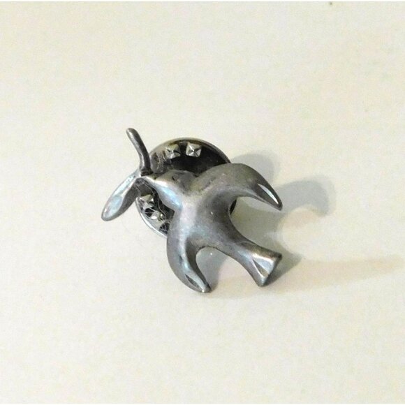 Peace Dove Lapel Pin Brushed Silver Finish 0.75 Inch Clutch Back Bird Branch - Picture 2 of 5